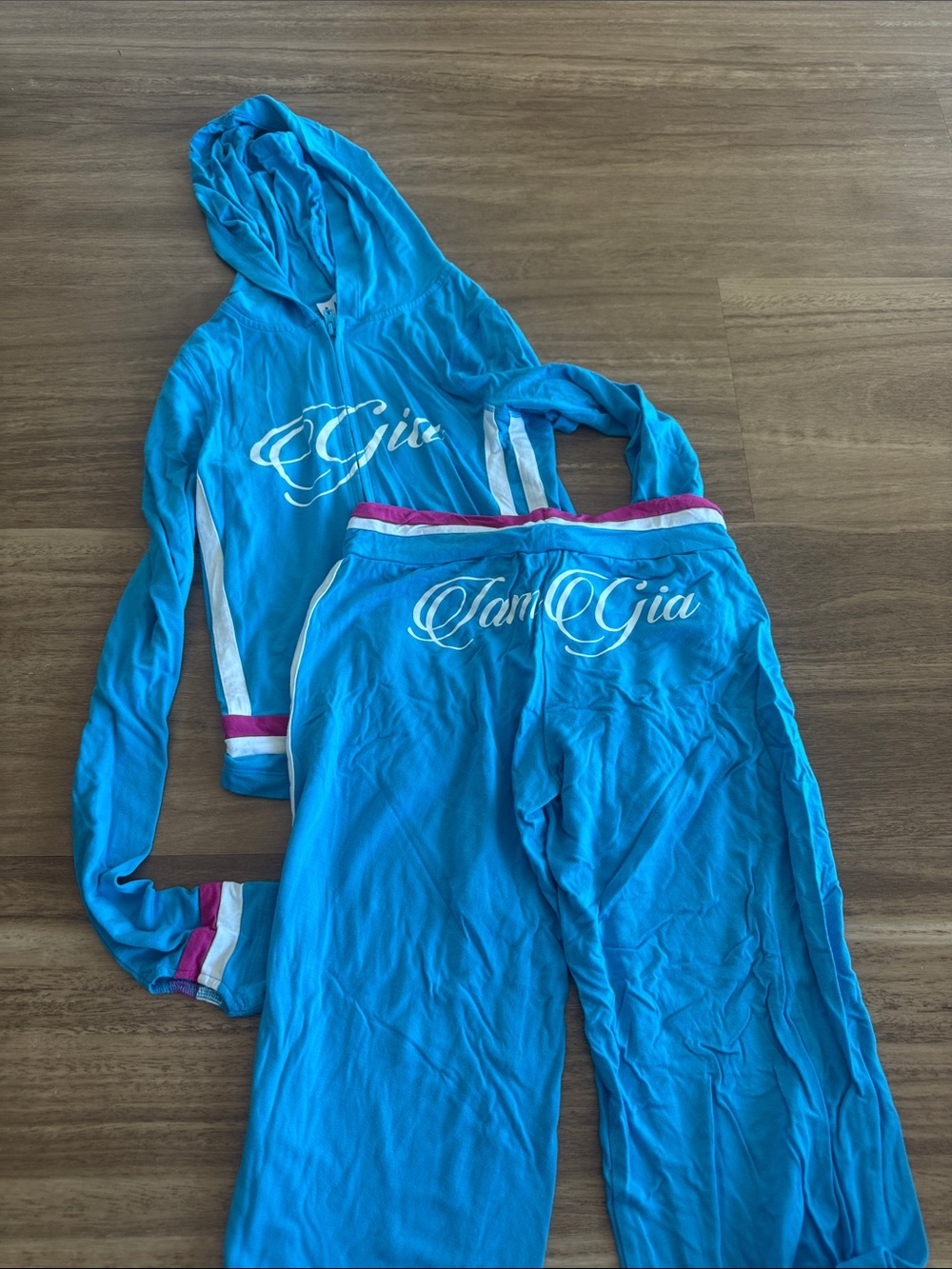 I am Gia set size xs